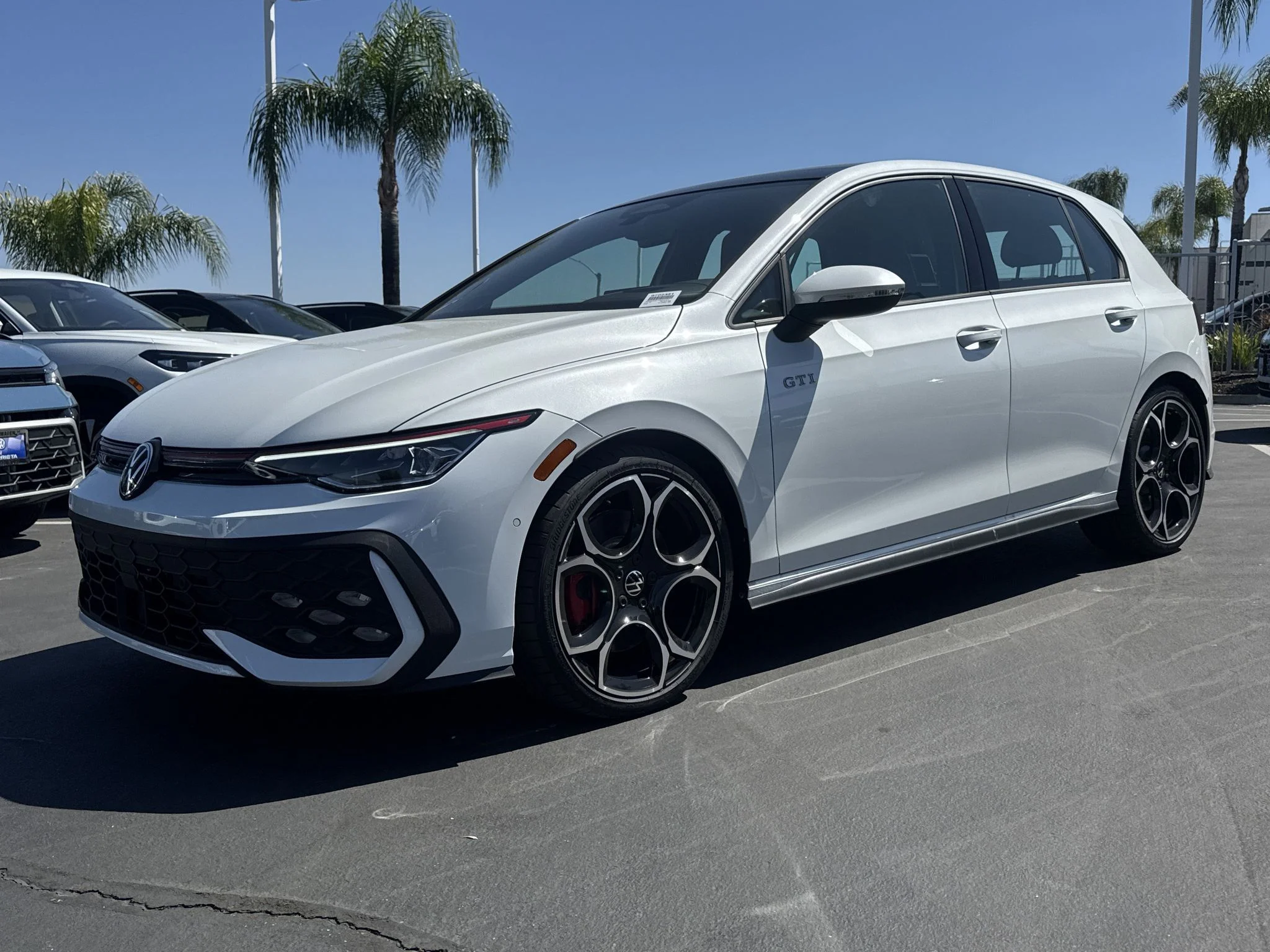 New 2026 Opal White Pearl Volkswagen Autobahn image 4