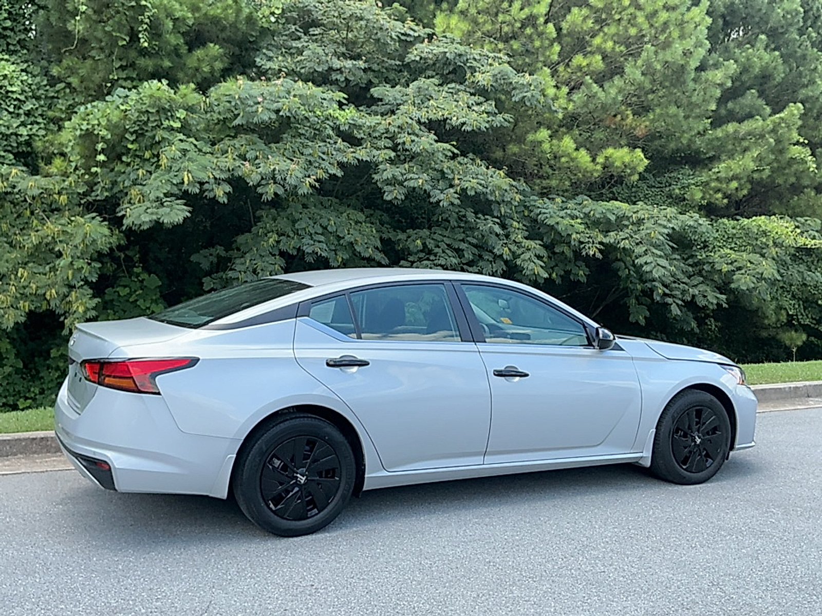 Used 2023 Brilliant Silver Metallic Nissan S FWD image 2