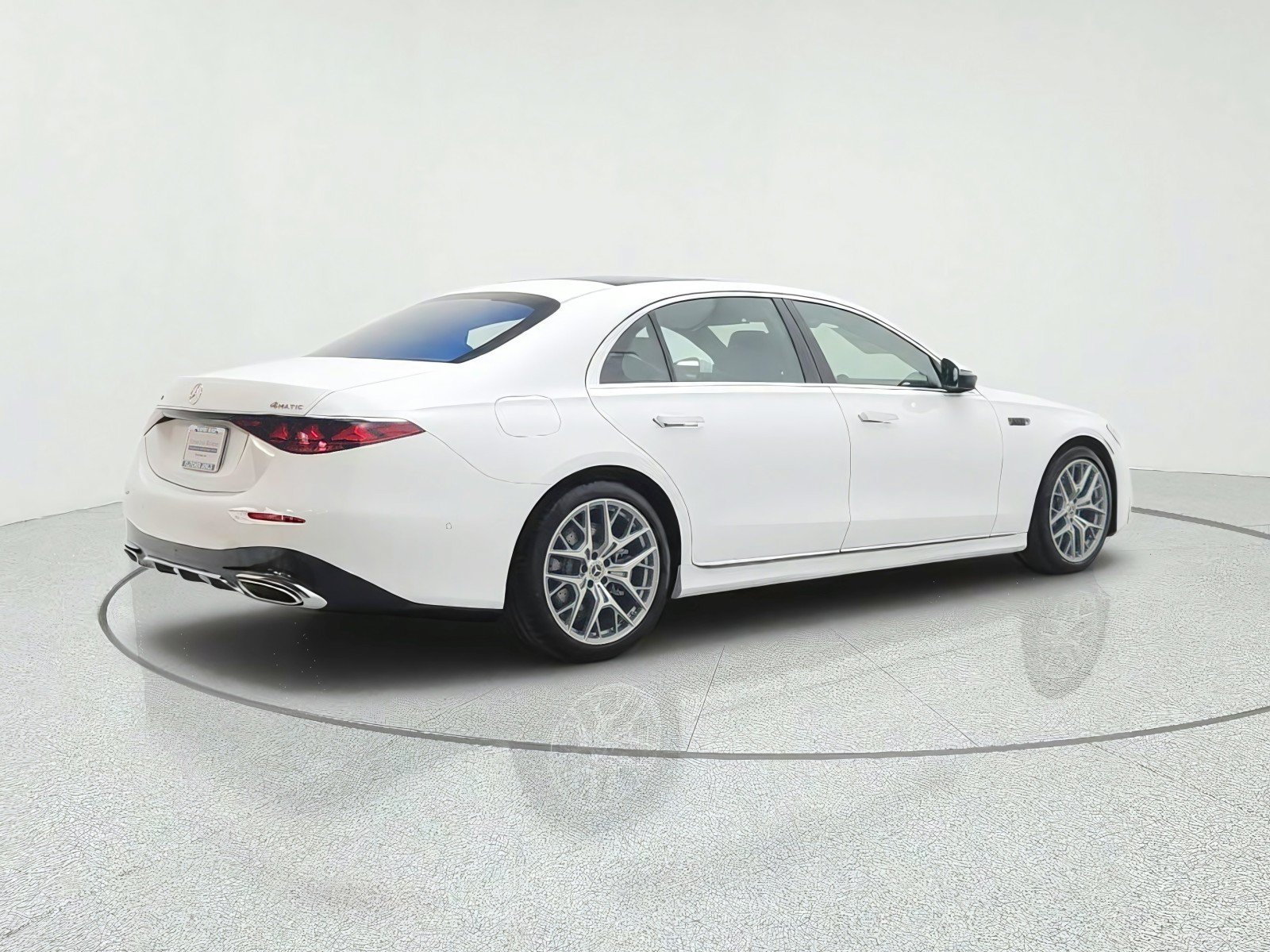New 2027 MANUFAKTUR Moonlight White Metallic Mercedes-Benz S 580 4MATIC® Sedan image 26