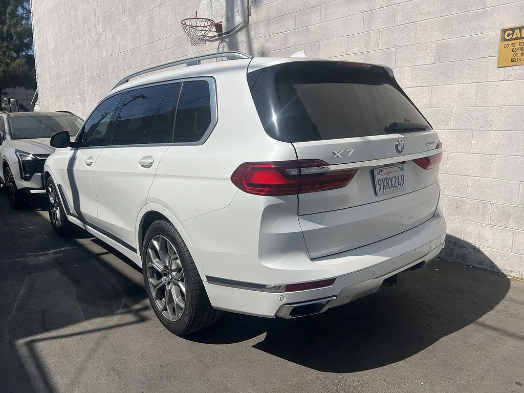 Used 2020 White BMW xDrive40i image 4