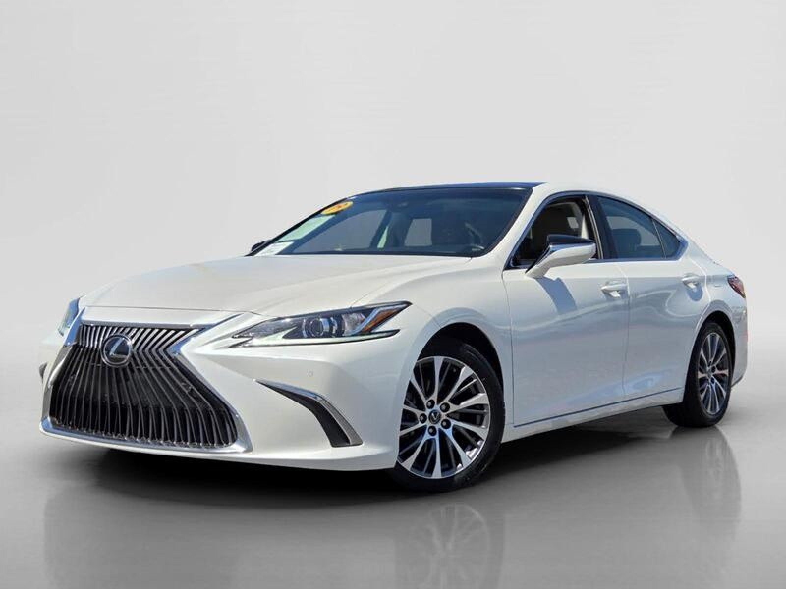 Used 2019 WHITE Lexus ES 350 image 1
