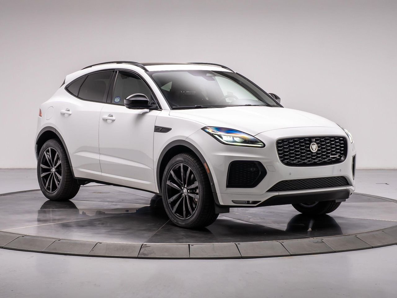 2024 Jaguar E-Pace R-DYNAMIC SE - Photo 7