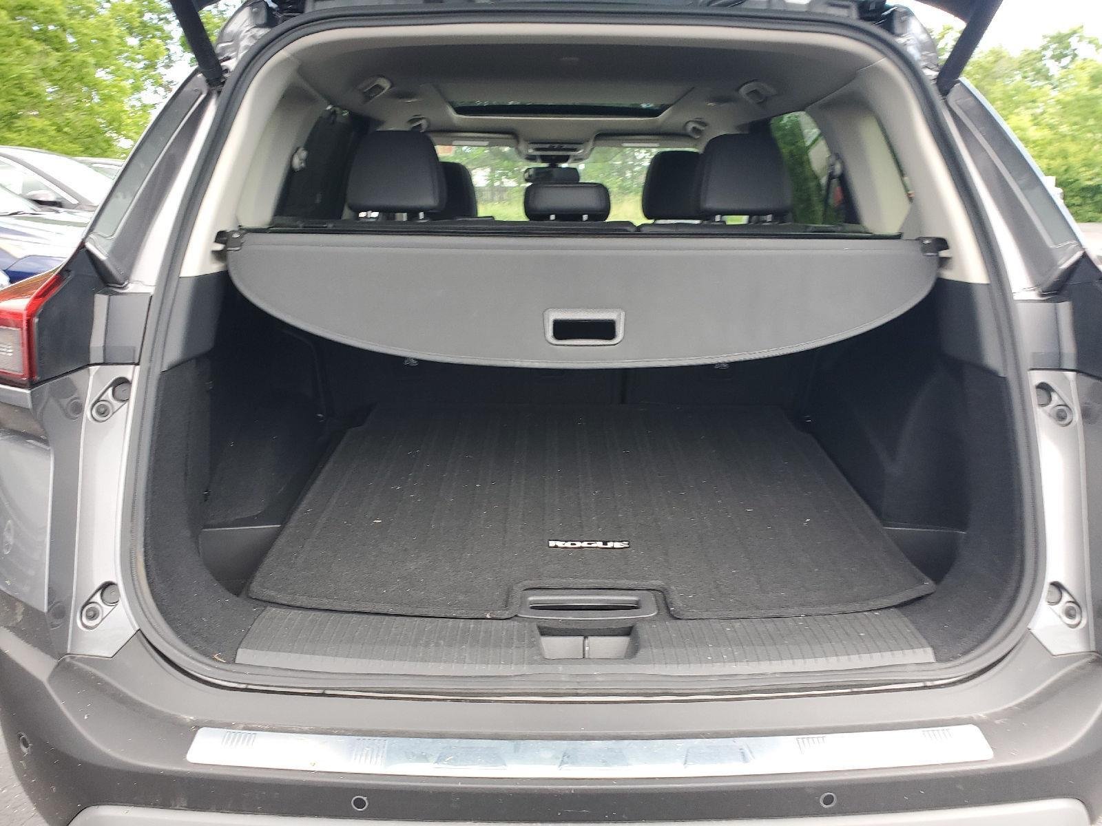 Used 2023 Gun Metallic Nissan SV image 5