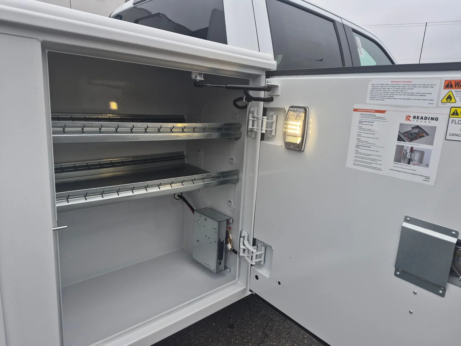 New 2027 Oxford White Ford XL SERVICE BODY image 4