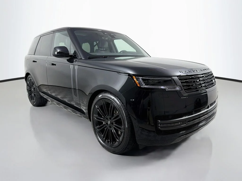 New 2027 Santorini Black Land Rover SE image 3