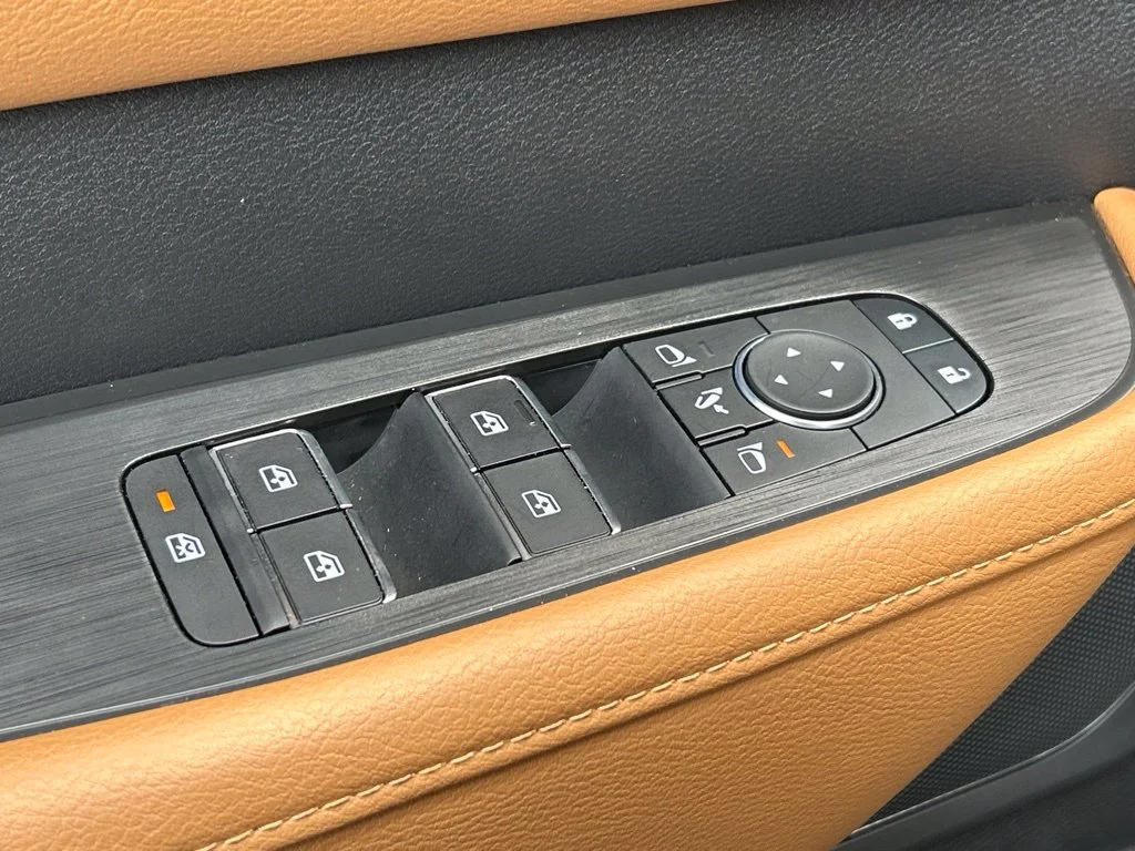 Used 2025 Black Nissan SL image 20
