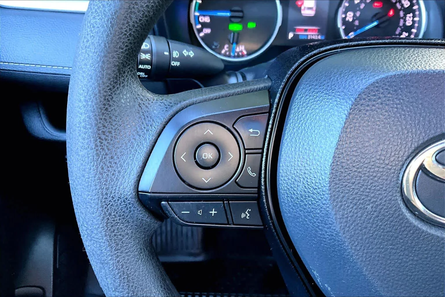 Used 2021 Blue Flame Toyota Hybrid XLE image 23
