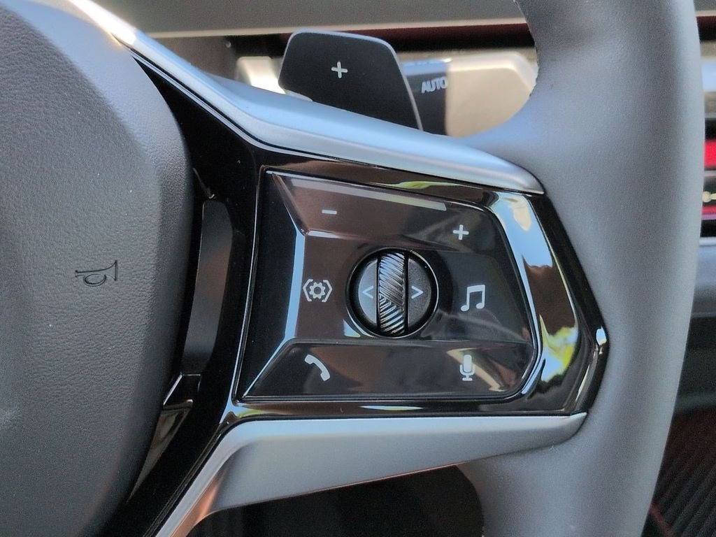 New 2027 White Metallic BMW 530i image 26