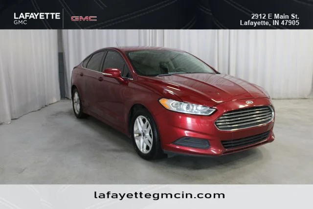 Used 2014 Red Ford SE image 1