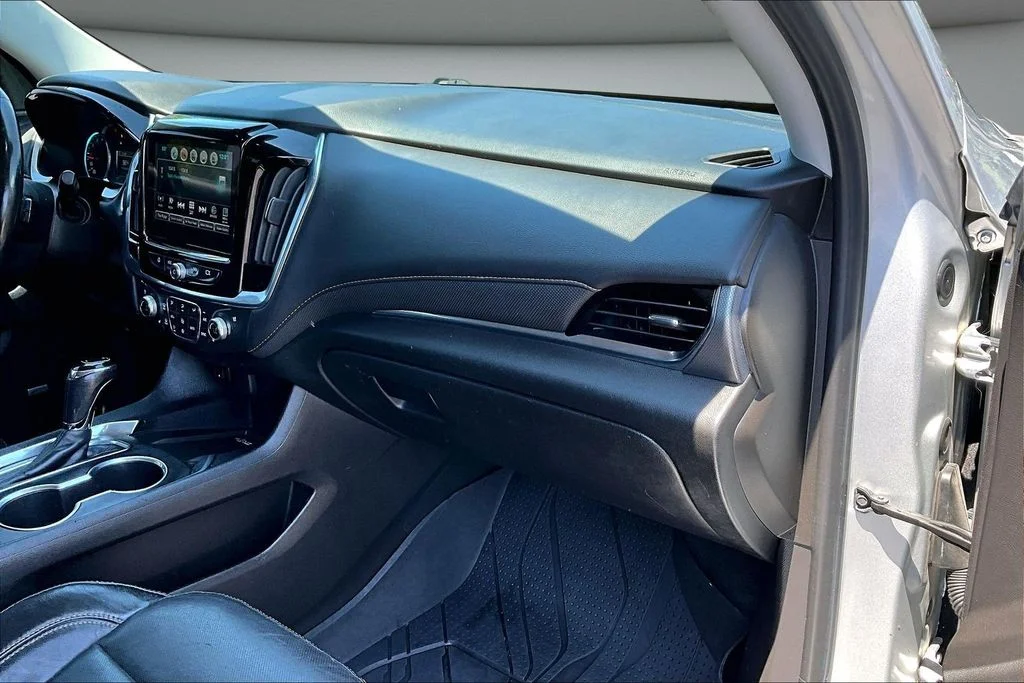 Certified Used 2019 Silver Chevrolet Premier image 27