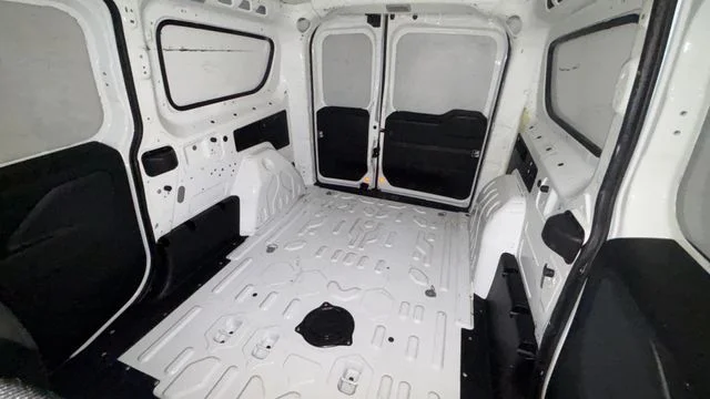 Used 2022 White Ram Base image 24