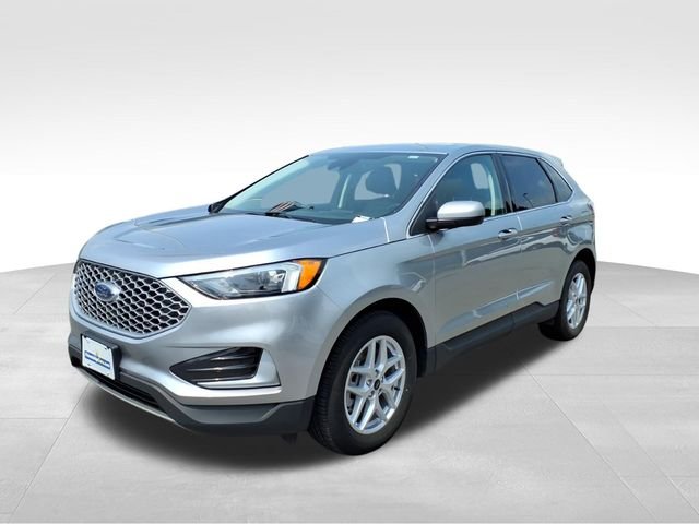 Used 2024 Silver Ford SEL image 2