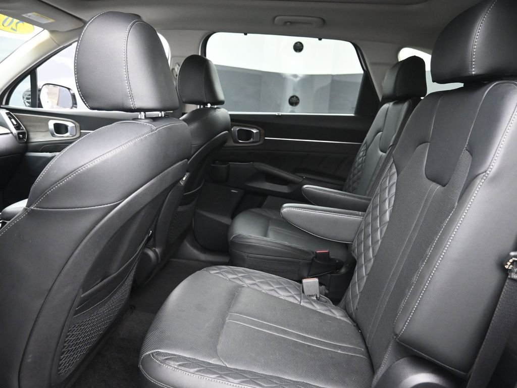 Used 2023 White Kia X-Line SX Prestige image 14