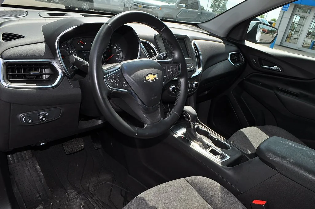 Used 2024 White Chevrolet LT image 9