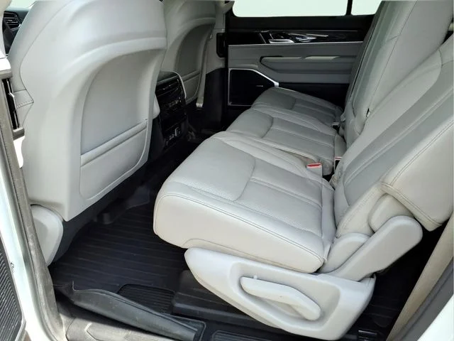 Used 2022 White Jeep Series III image 16