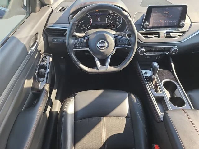 Used 2024 Blue Nissan 2.5 SR image 17