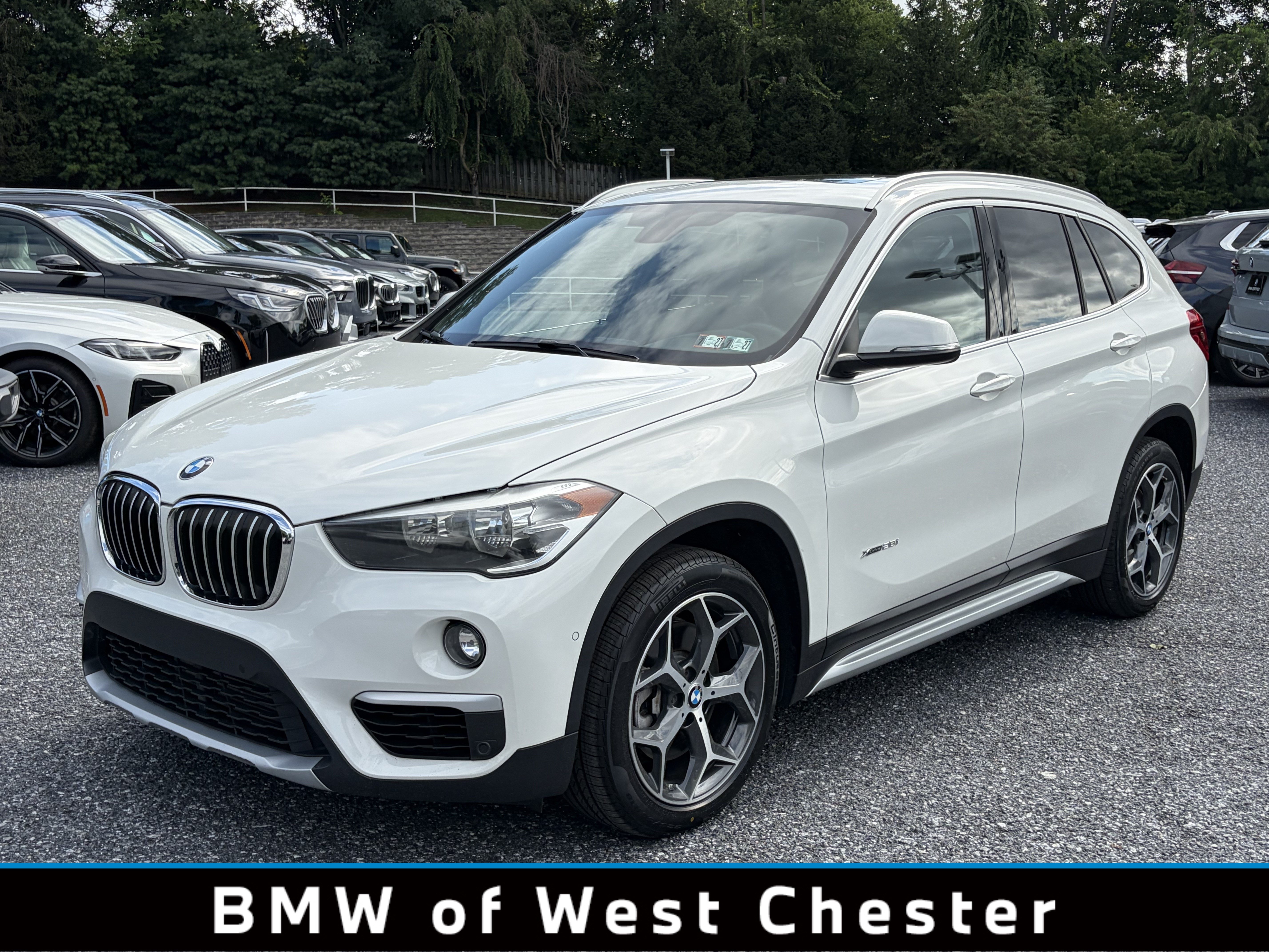 Used 2018 Alpine White BMW xDrive28i image 1