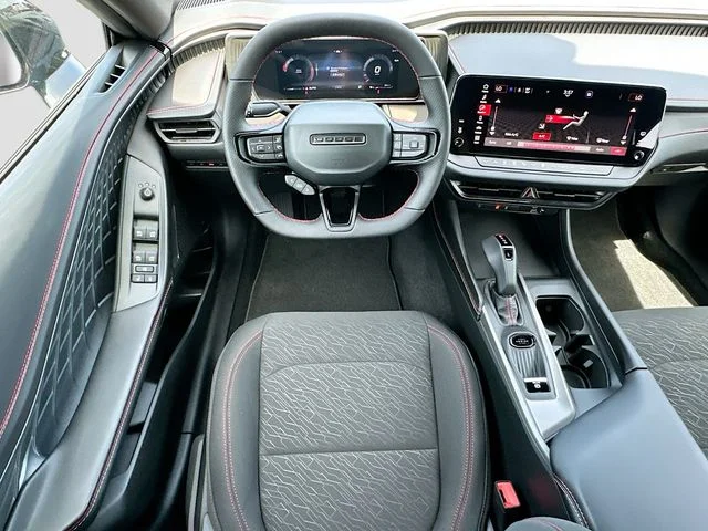 New 2026 Diamond Black Crystal Pearlcoat Dodge R/T image 16