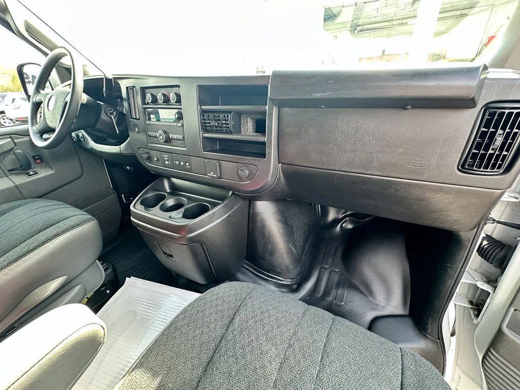 Used 2025 Summit White Chevrolet WT image 30