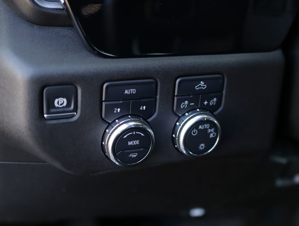 Used 2024 Sterling Metallic GMC SLE image 10