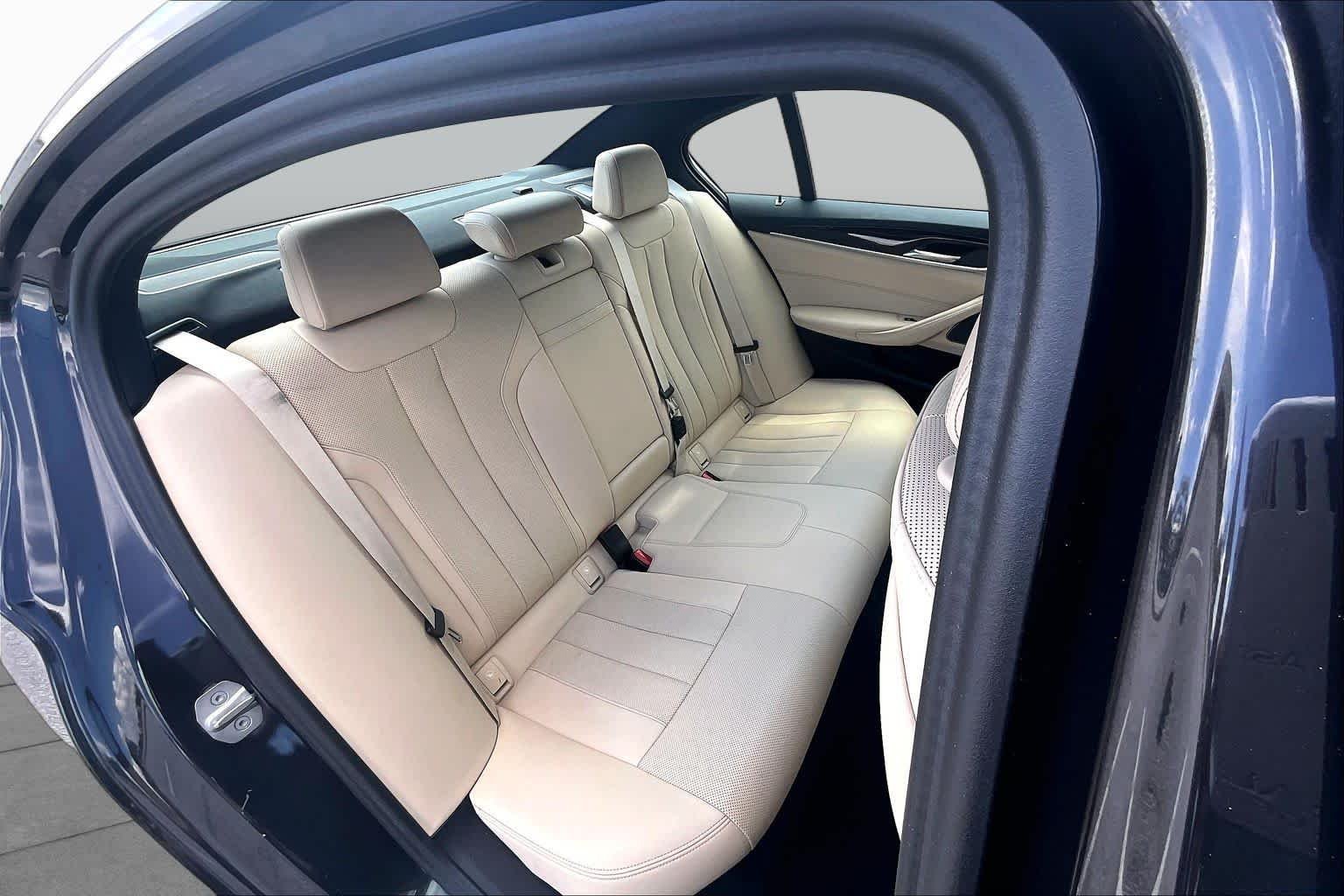 Used 2023 Dark Graphite Metallic BMW 530i image 20
