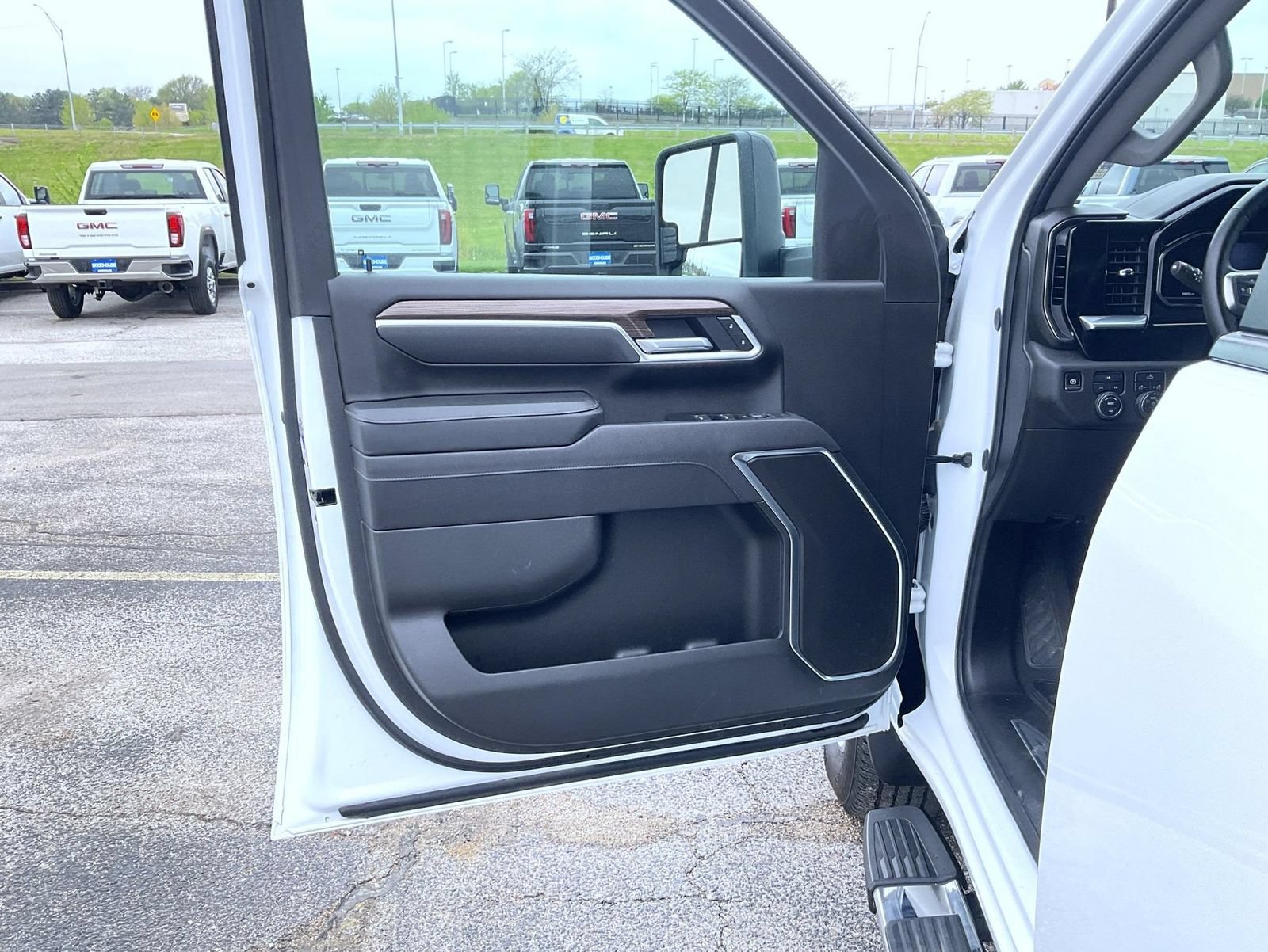 2025 Chevrolet Silverado 2500HD LT - Photo 11