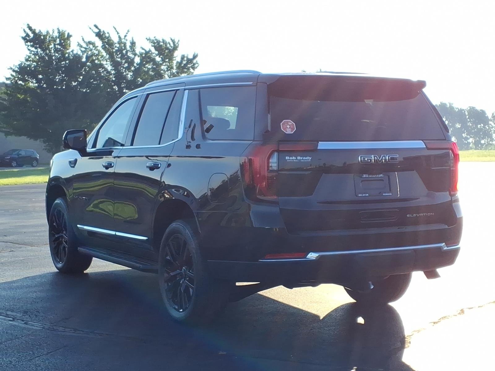 New 2026 Onyx Black GMC Elevation image 16