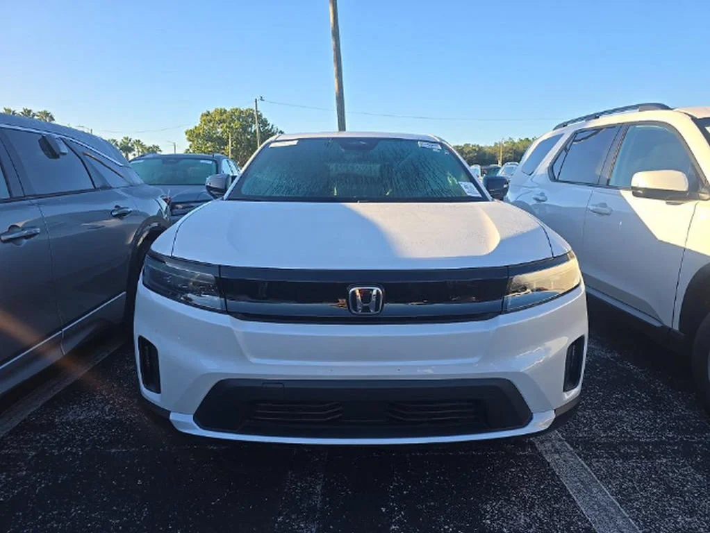 Used 2025 Snowfall Pearl Honda EX image 2
