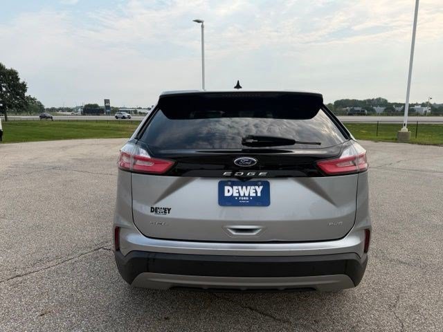 Used 2022 Silver Metallic Ford SEL image 6