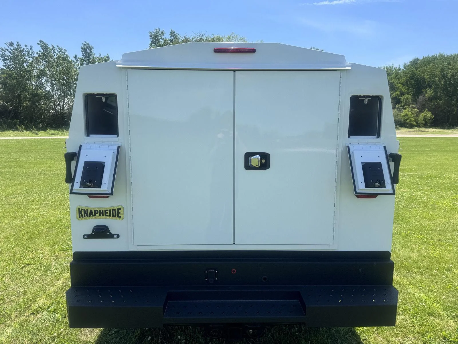 New 2026 Oxford White Ford XL image 5