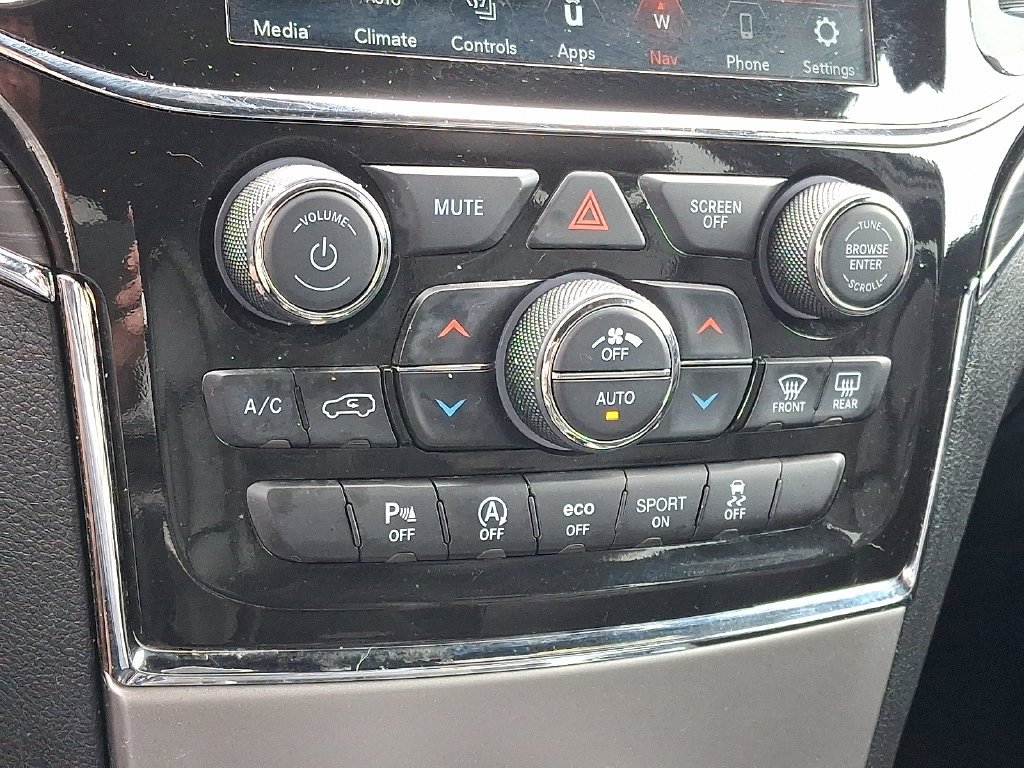 Used 2022 White Jeep Limited image 17