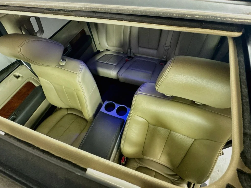 Used 2009 White Ford Lariat image 25