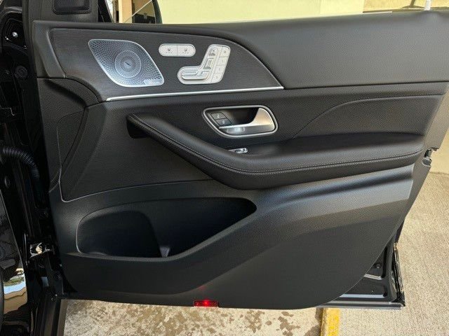 Certified Used 2025 Black Mercedes-Benz GLS 450 image 21