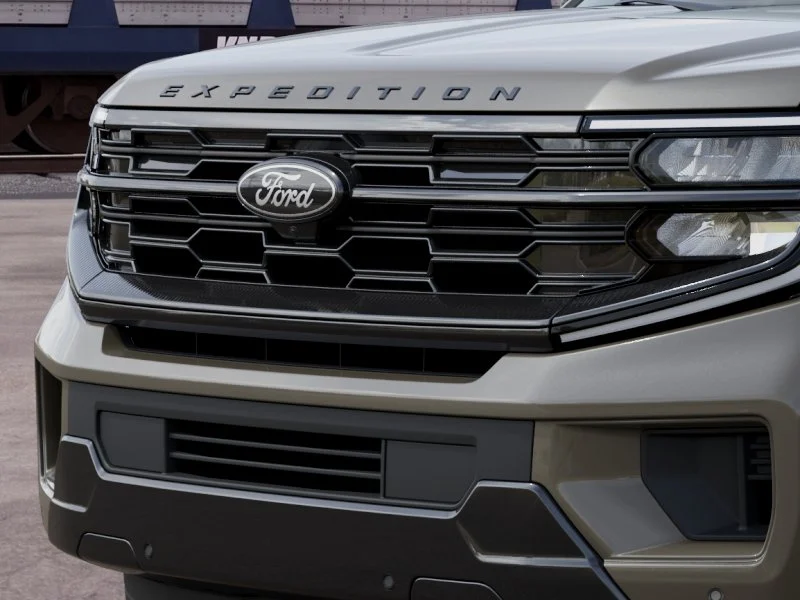 New 2027 Marsh Gray Ford Platinum image 17