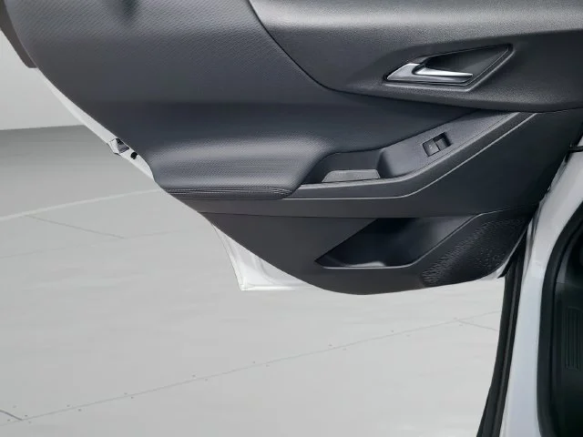 New 2027 Summit White Chevrolet LT image 17