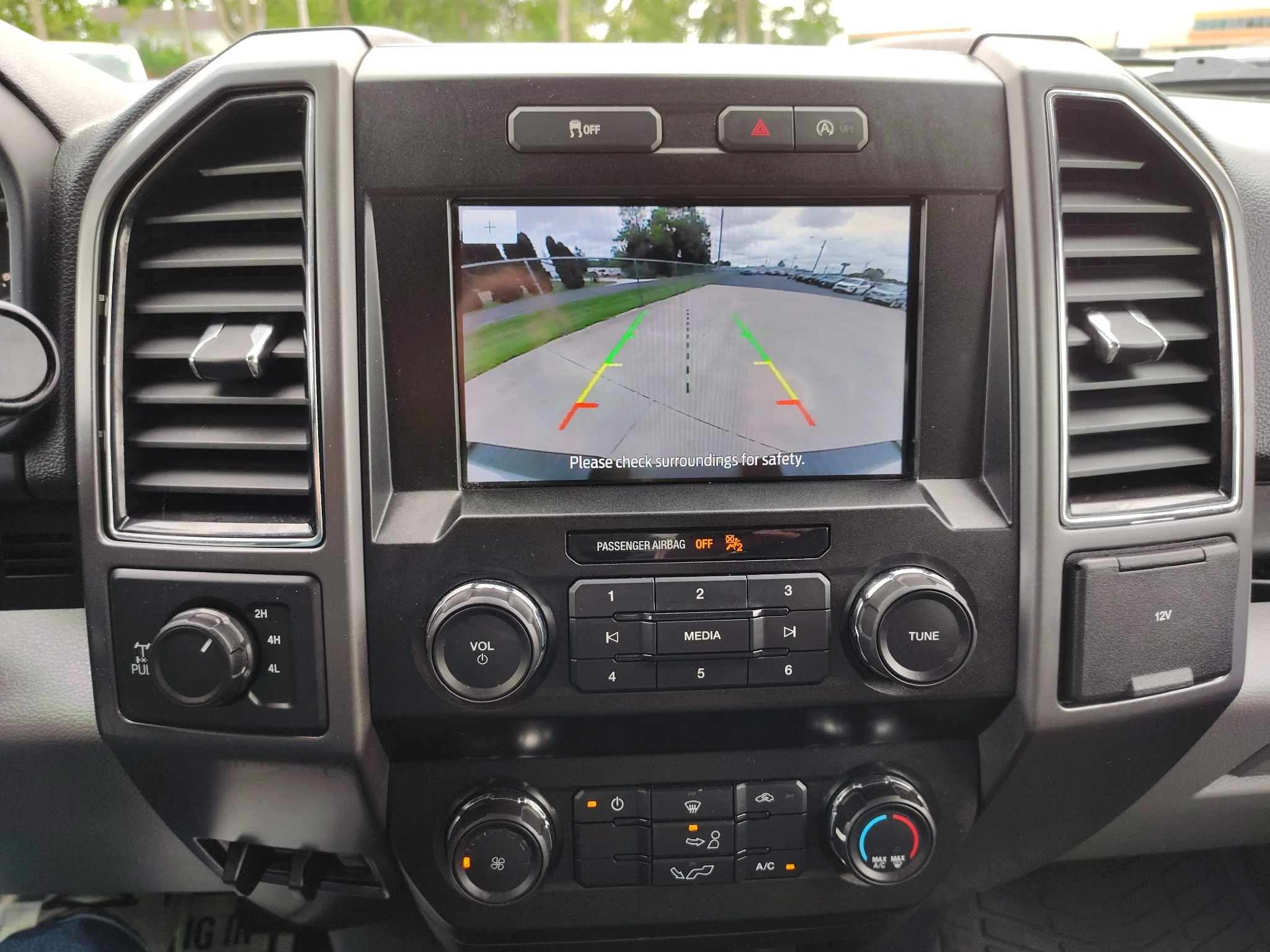 Used 2020 Oxford White Ford XLT image 21