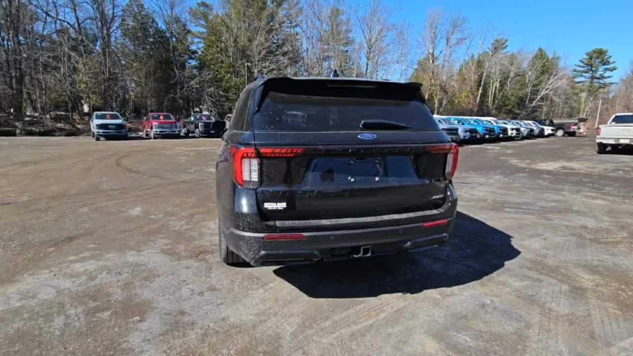 New 2026 Agate Black Metallic Ford ST-Line image 7