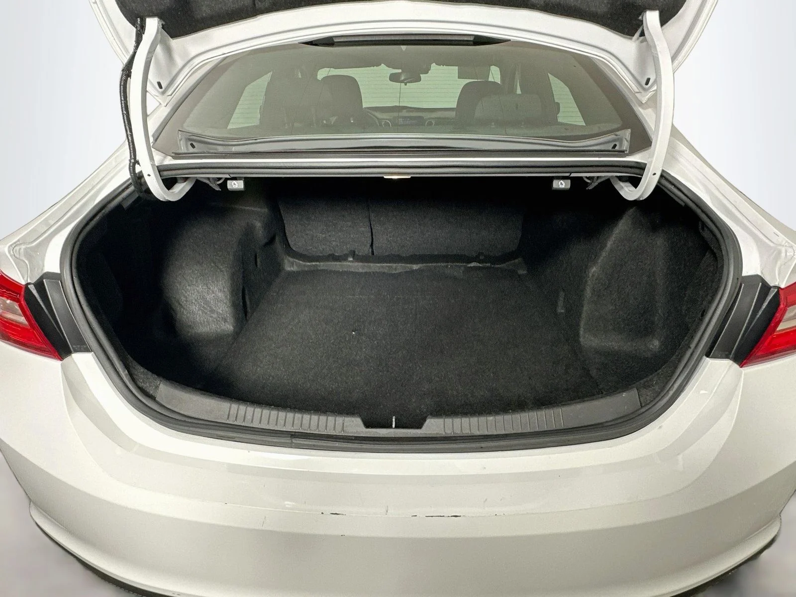 Used 2023 Summit White Chevrolet LT image 27