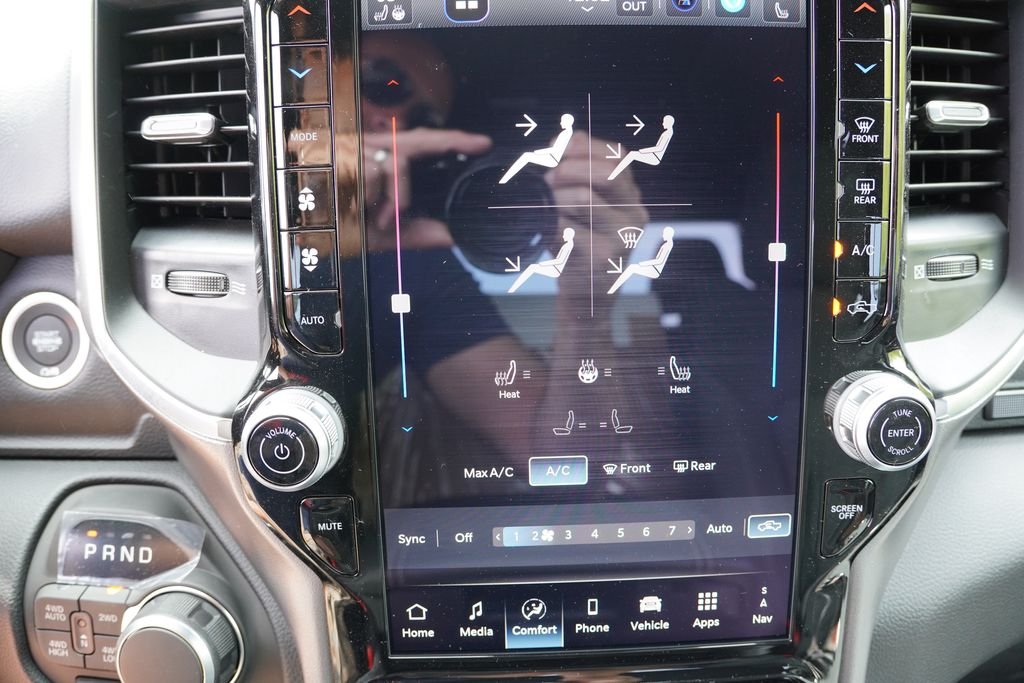 New 2026 Diamond Black Crystal Pearl-Coat Exterior Paint RAM Big Horn image 15