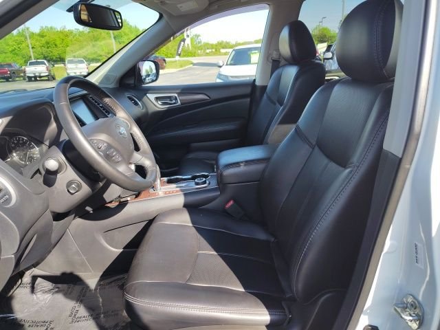 Used 2020 White Nissan Platinum image 13