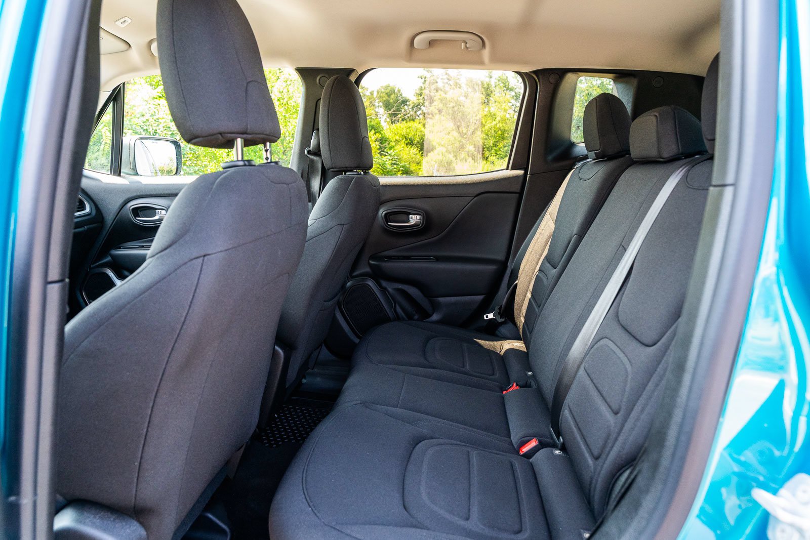 Used 2022 Teal Jeep Latitude image 15