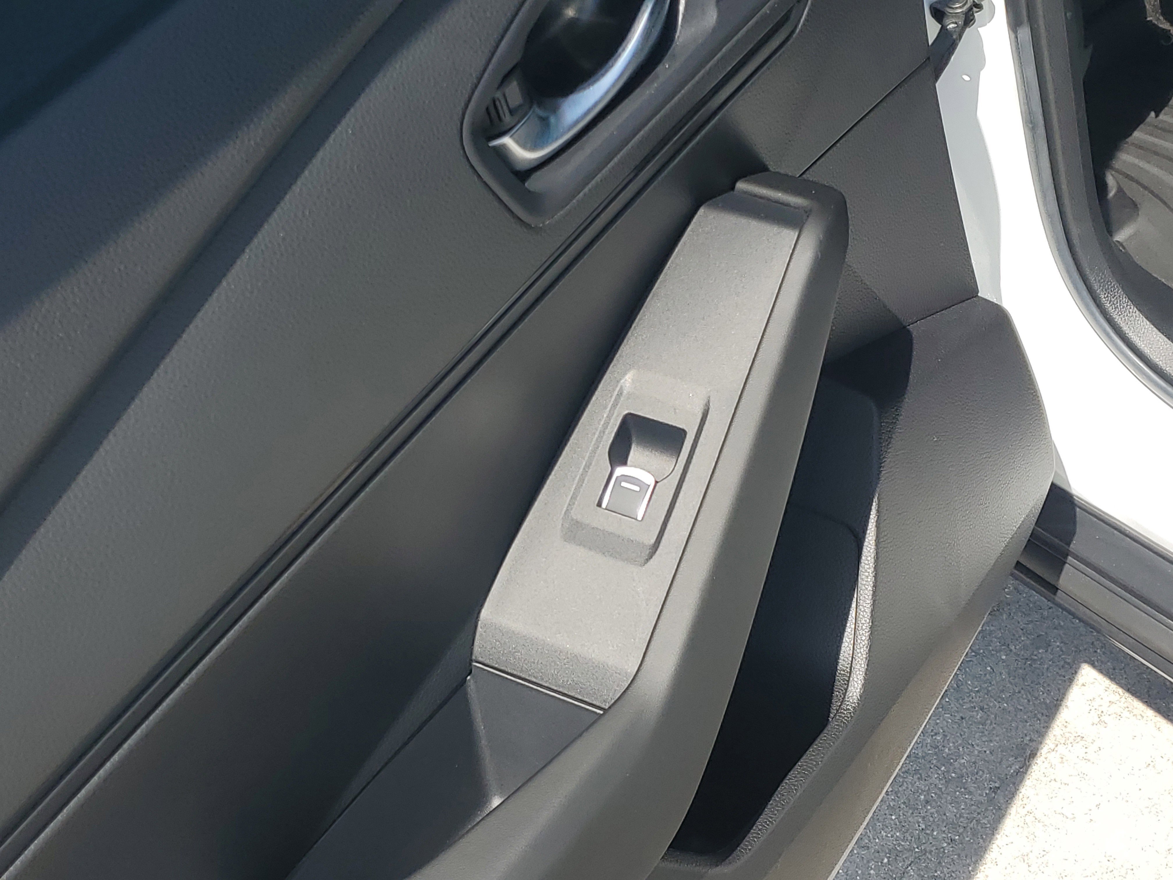 Used 2023 White Honda LX image 15