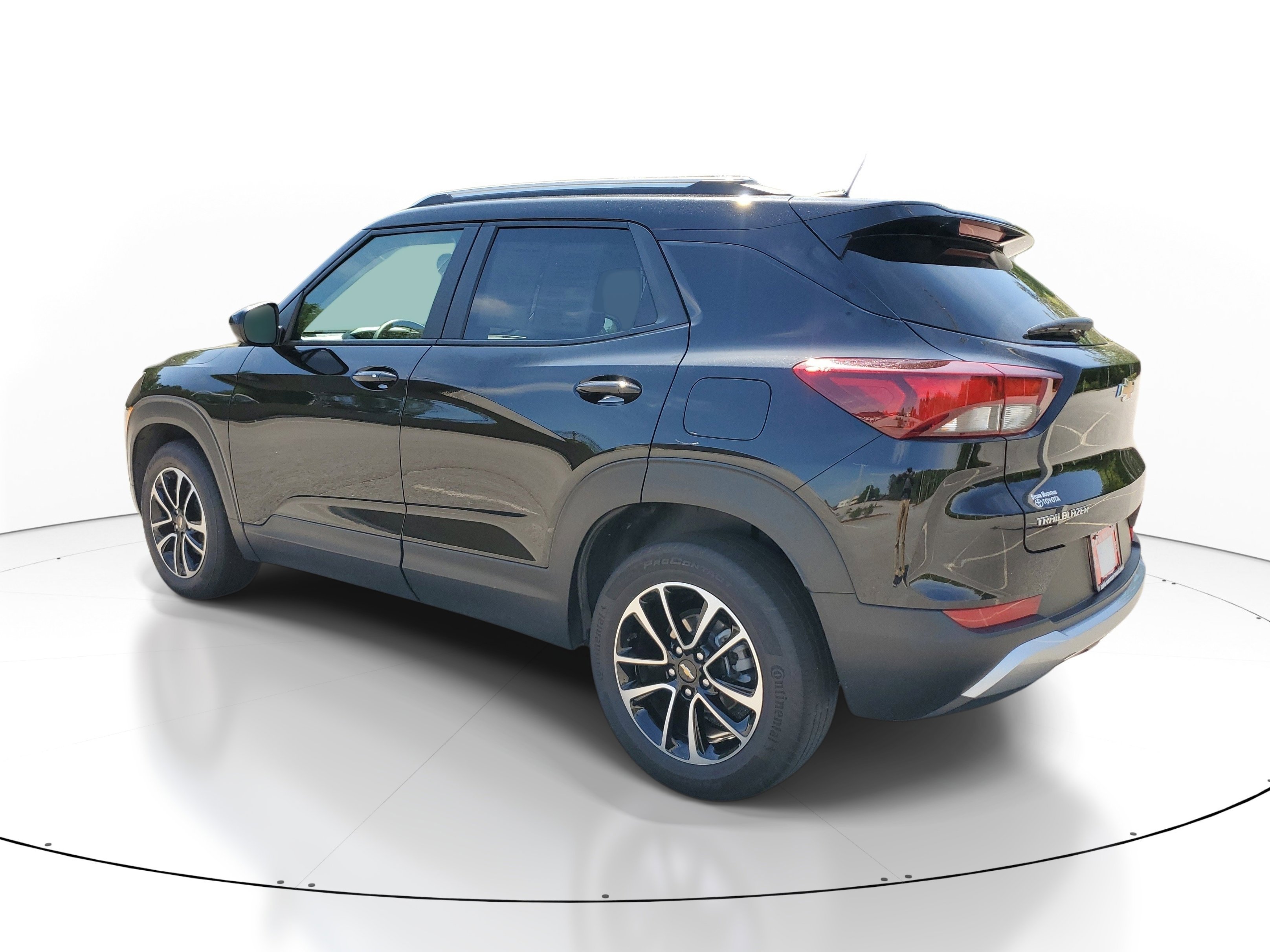 Used 2025 Black Chevrolet LT image 3