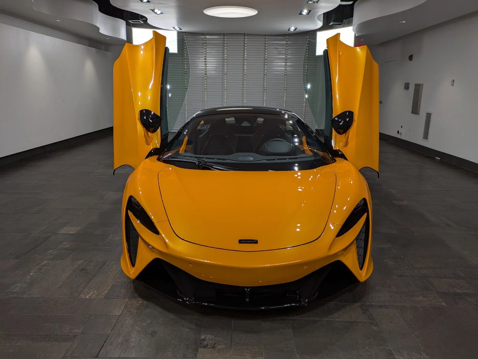 2025 McLaren Artura Vision - Photo 21