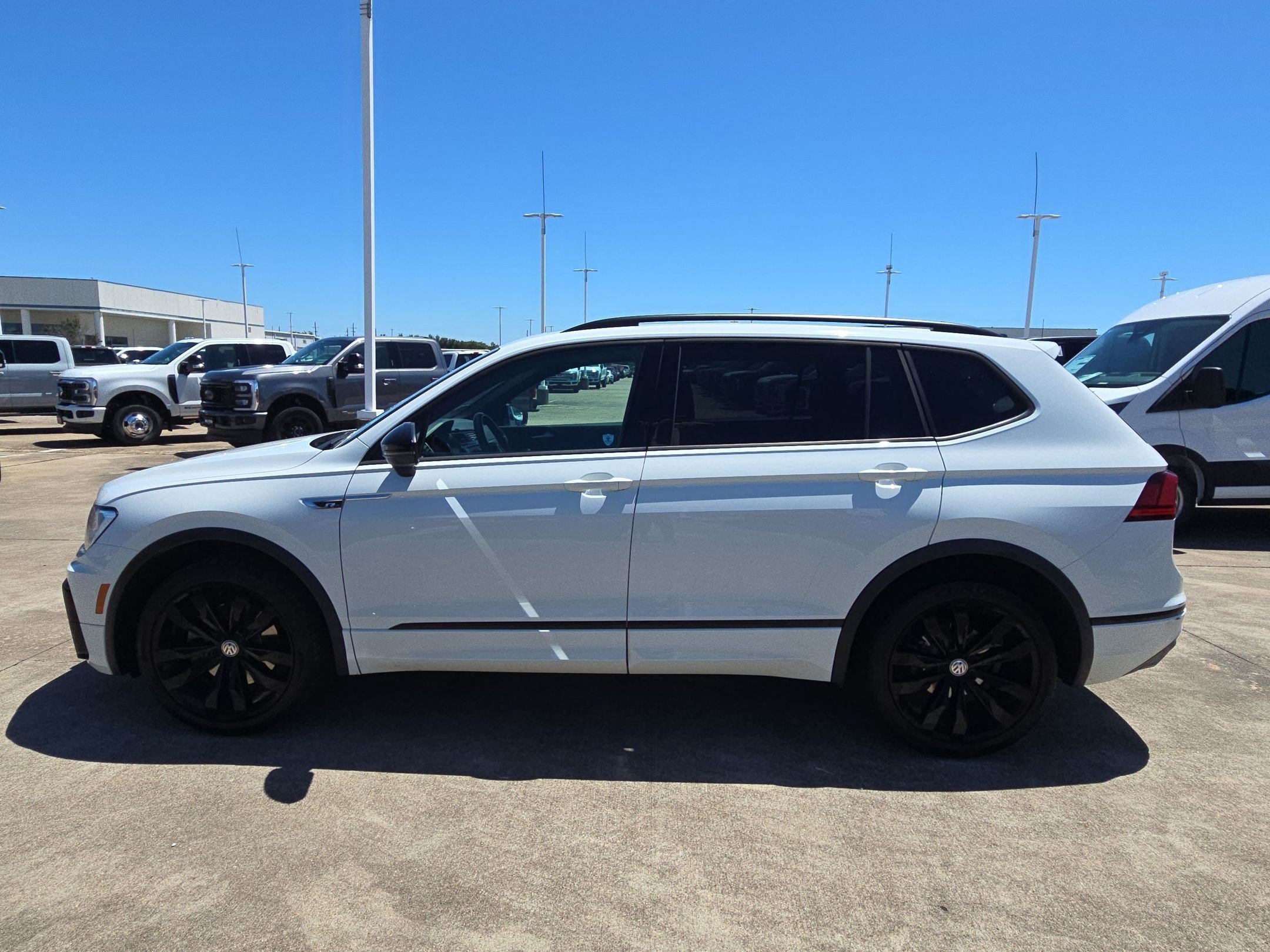 Used 2020 Pure White Volkswagen 2.0T SE R-Line Black image 5