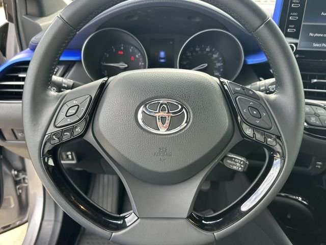 Used 2020 Silver Toyota XLE image 11