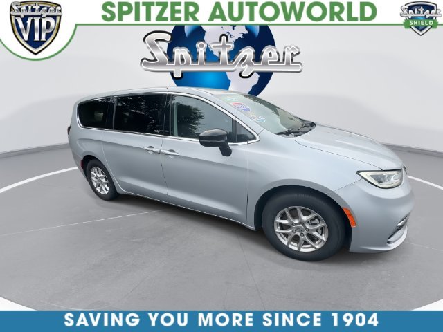 Used 2024 Silver Chrysler Touring L image 2