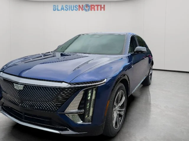 2024 Cadillac LYRIQ Luxury 1