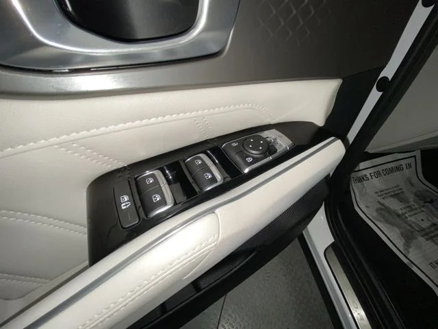 Used 2023 White Kia SX image 13