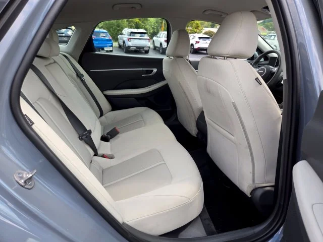 Used 2025 Blue Hyundai SEL image 19